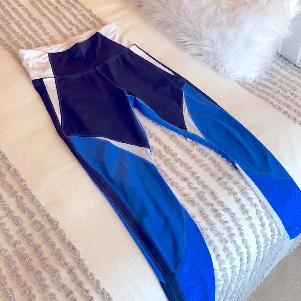 Athleta leggings.
